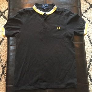 Fred Perry polo md slim fit. No holes or stains